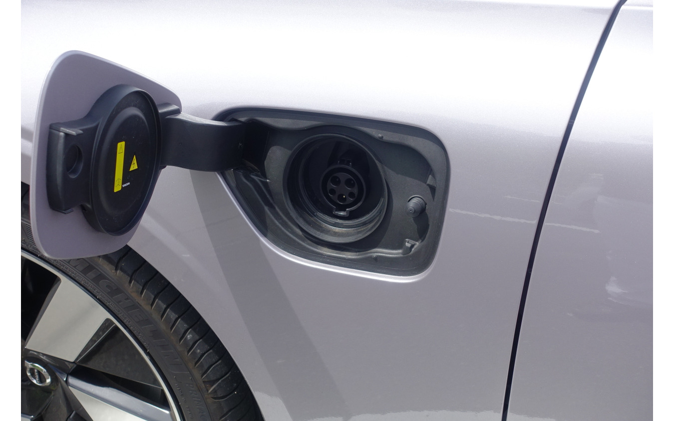 ボルボ V60 PHEV