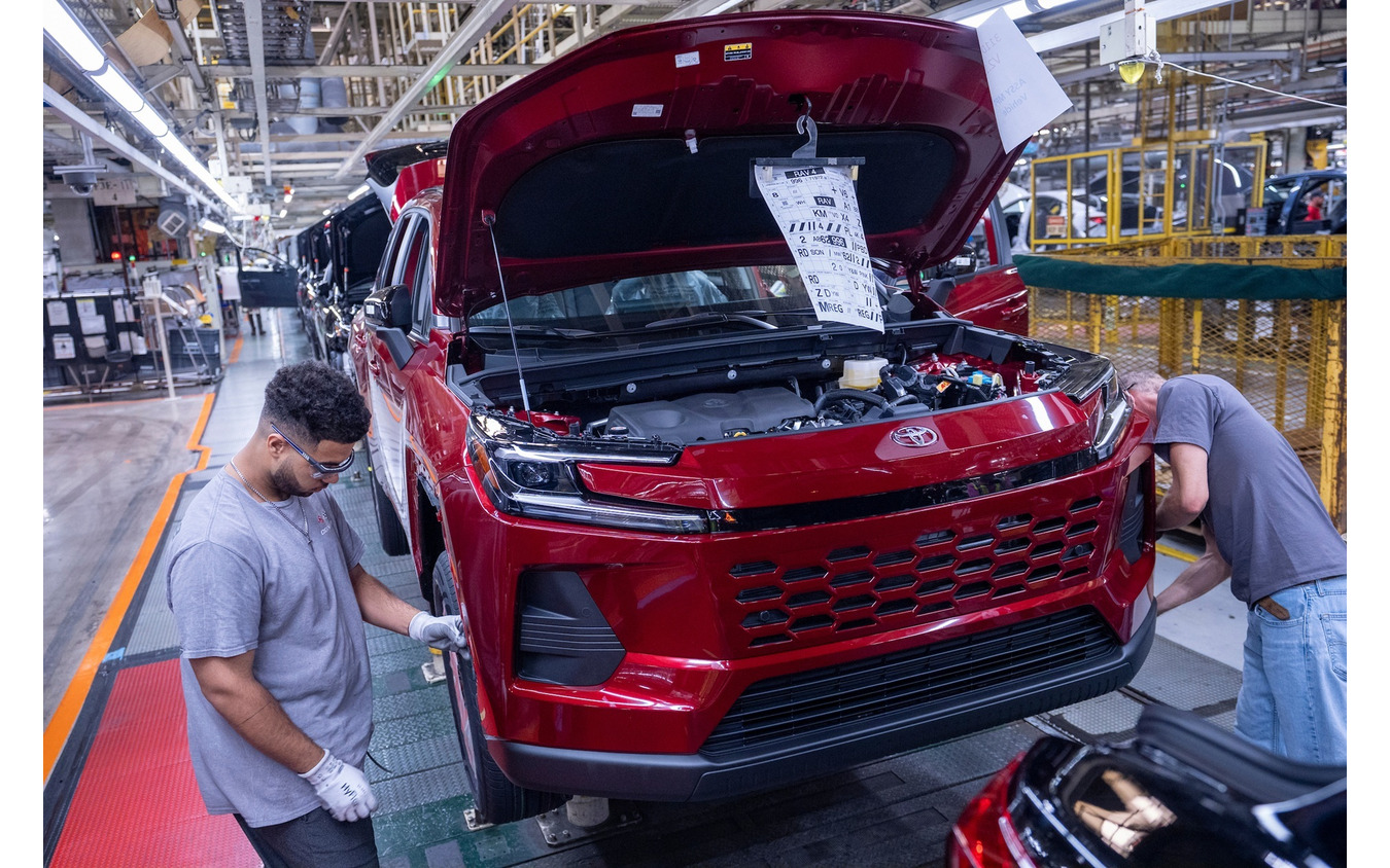 トヨタ『RAV4ハイブリッド』新型を米国ケンタッキー工場で生産開始