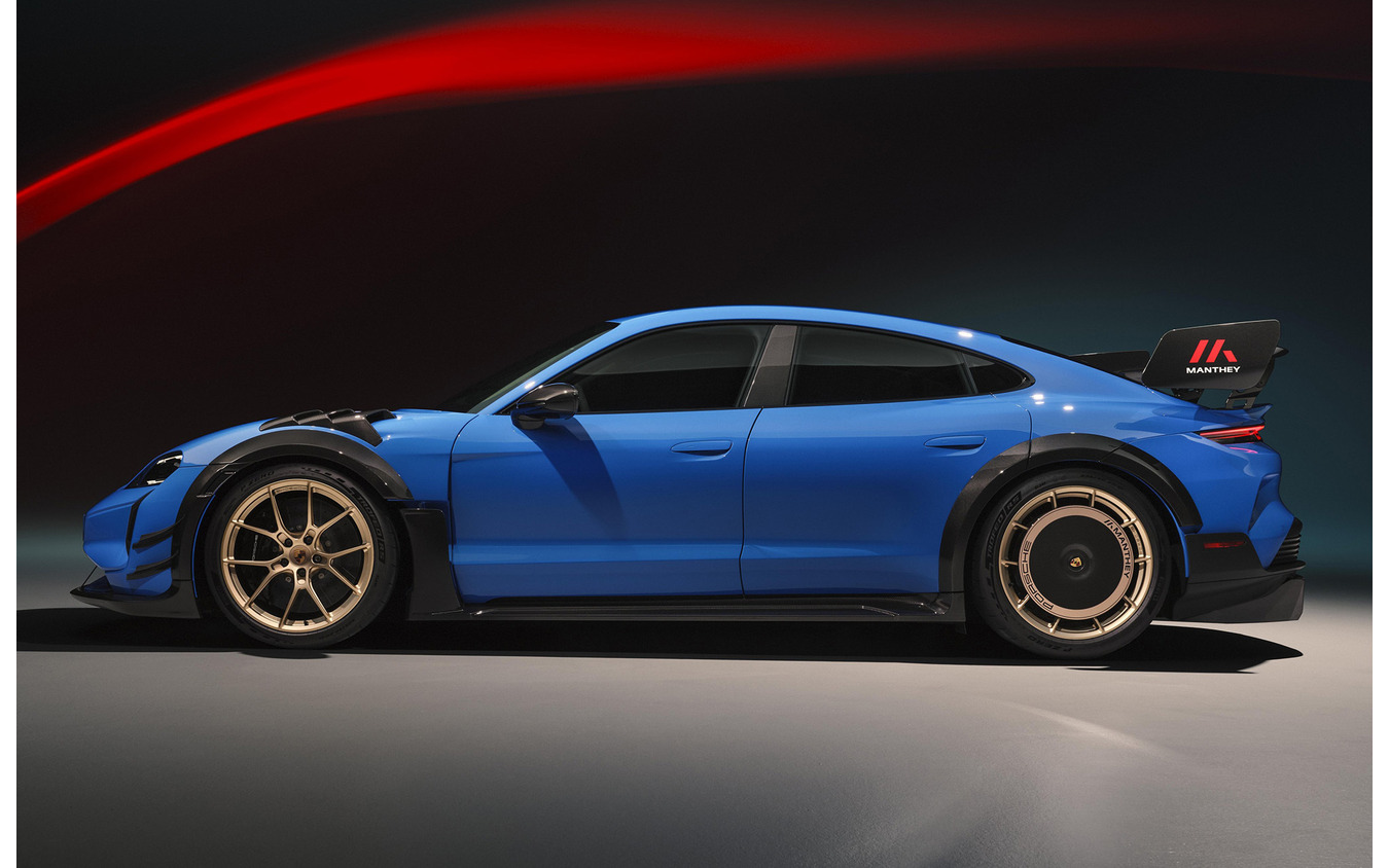 ポルシェ「タイカン・ターボGT（バイザッハ・パッケージ）」の「マンタイ・キット」装着車