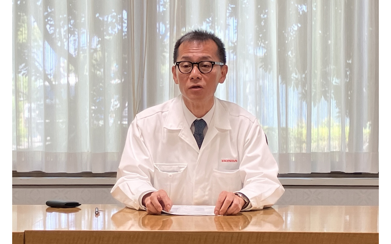 取材に応じるホンダ太陽の山口社長