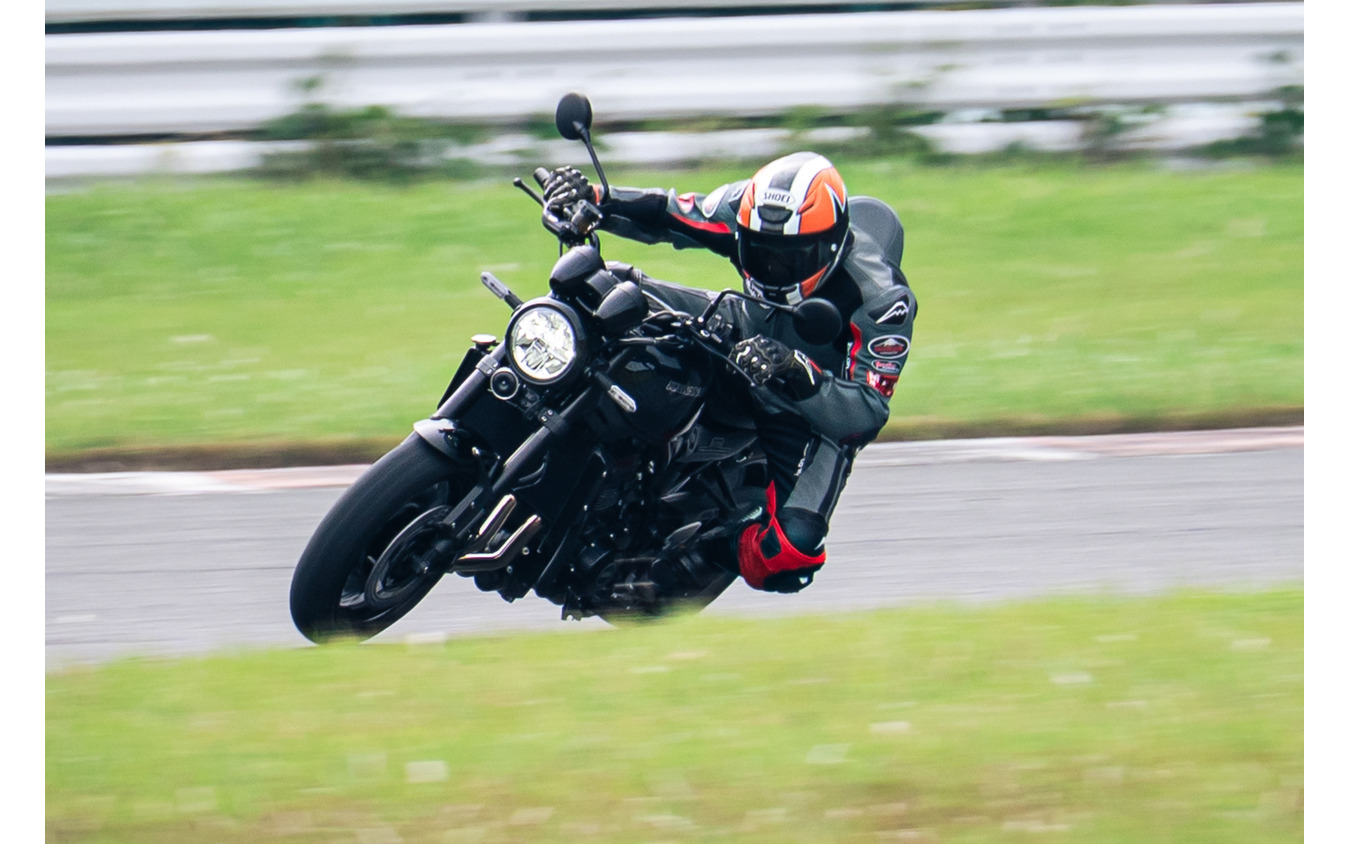 カワサキ Z900RS Black Ball Edition
