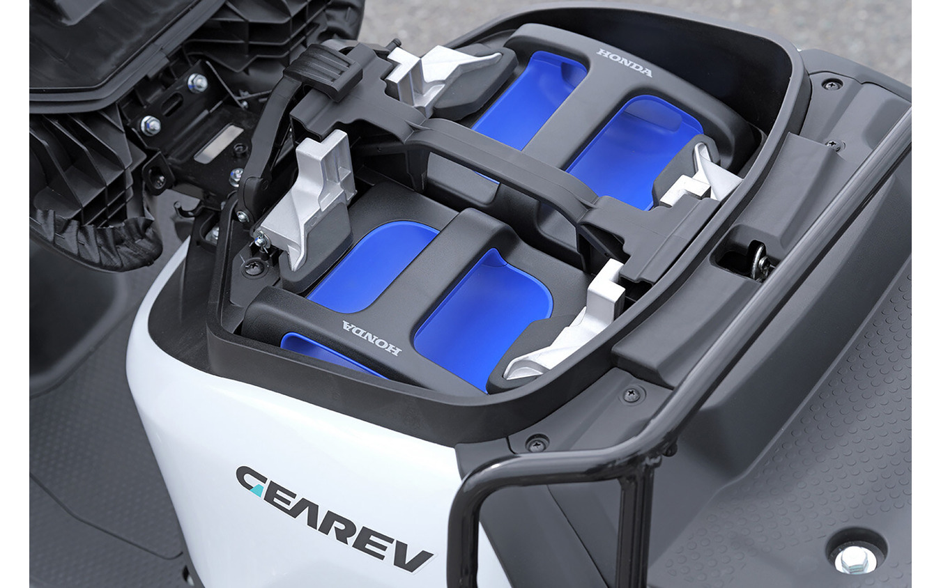 ホンダの着脱式バッテリー「Honda Mobile Power Pack e:」を2個搭載