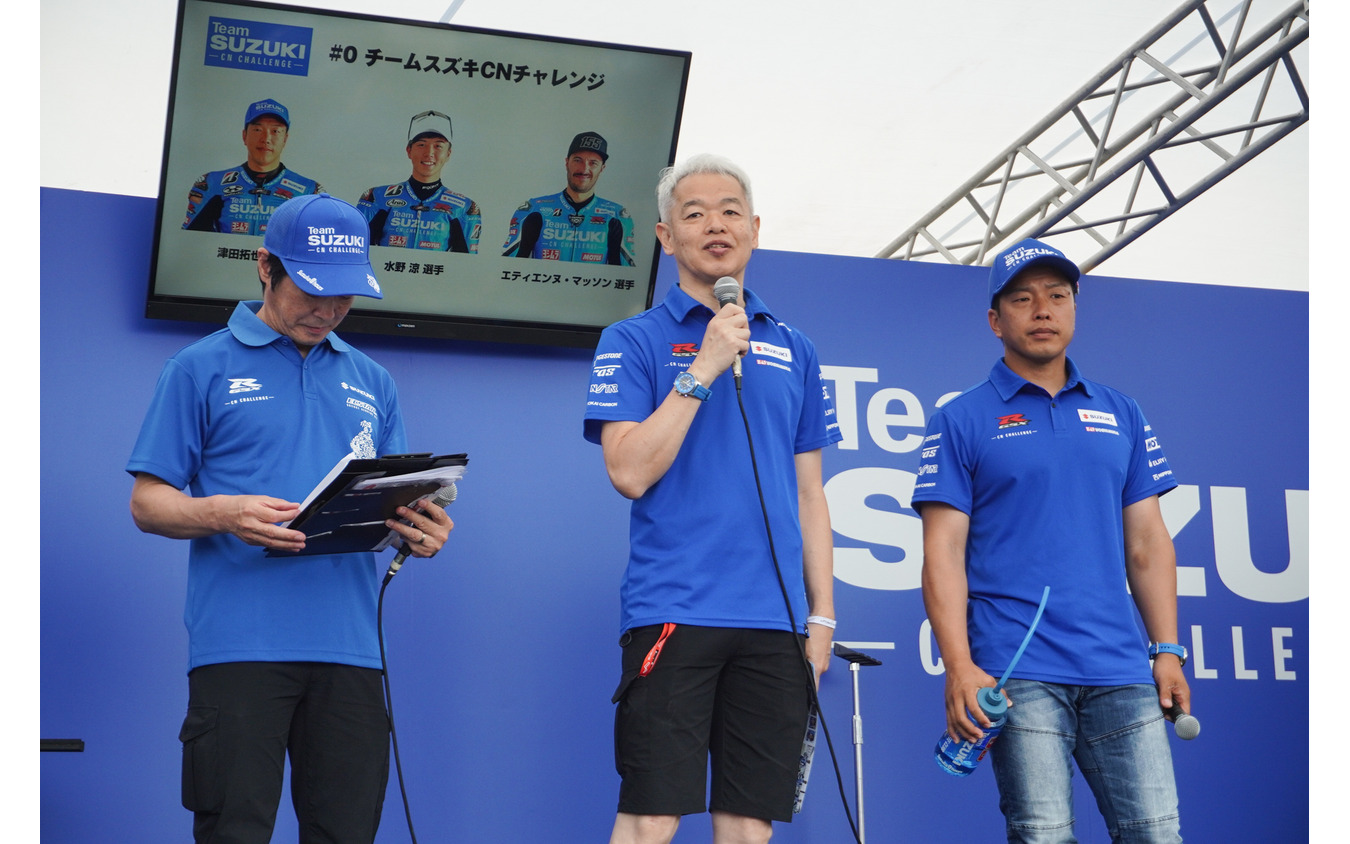 チームスズキCNチャレンジ プロジェクトリーダーの佐原伸一氏（中央）