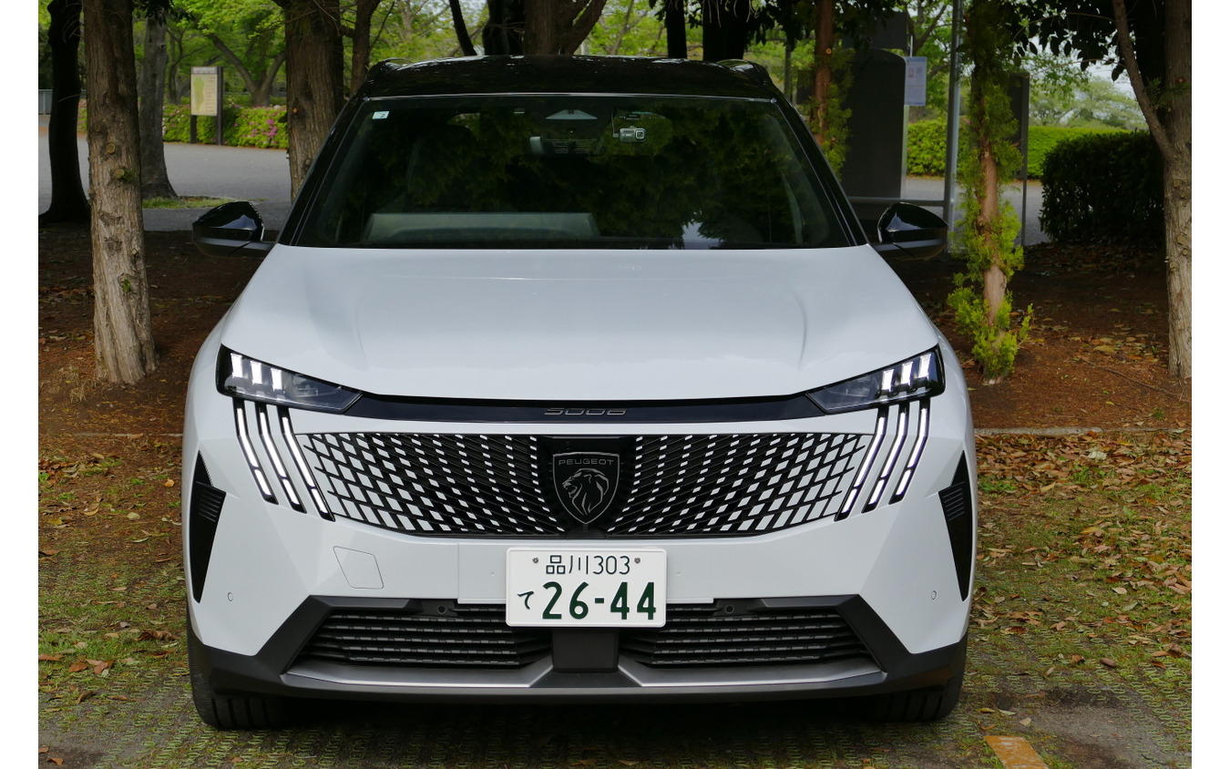 プジョー5008 GT HYBRID アルカンターラパッケージ
