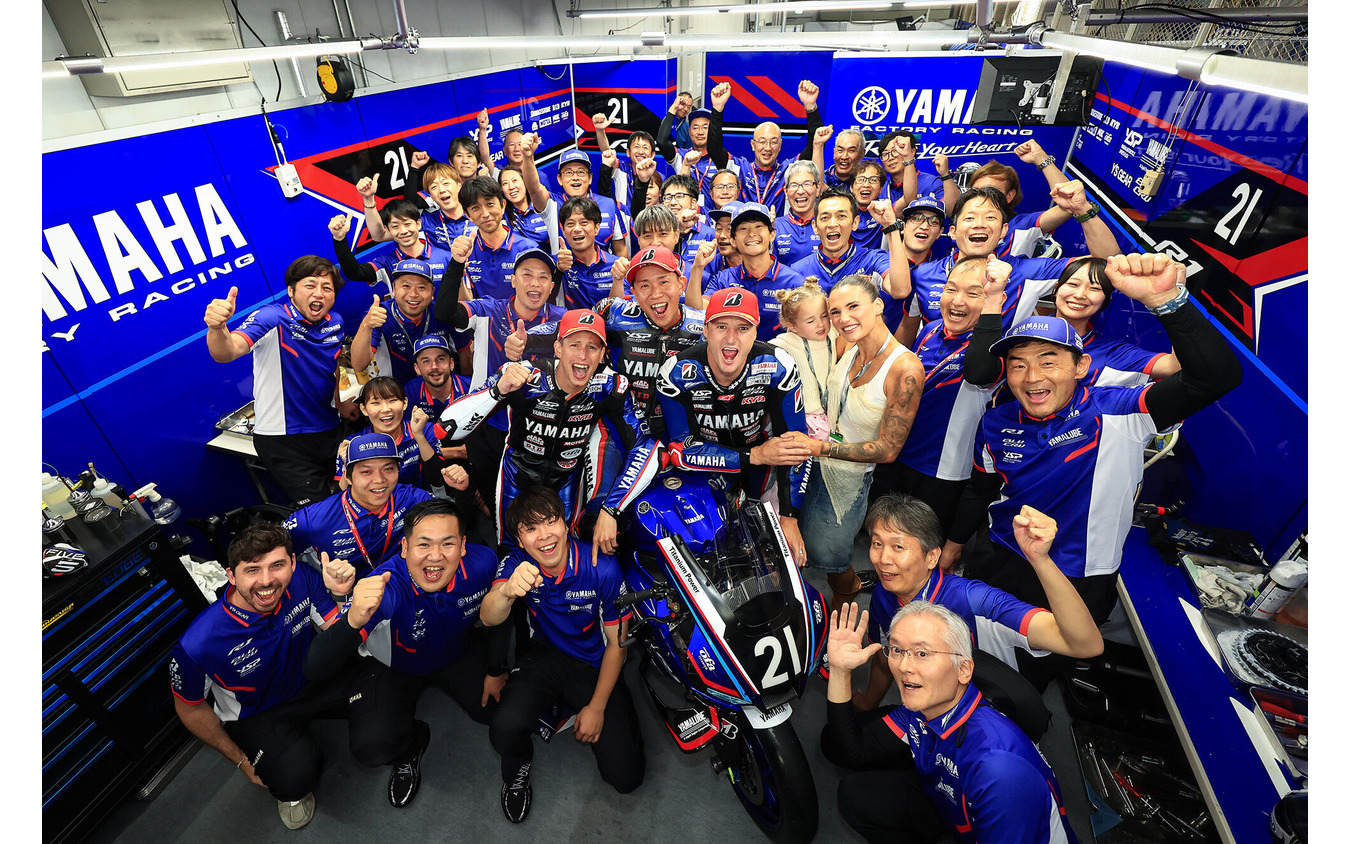 #21 YAMAHA FACTORY RACING TEAM