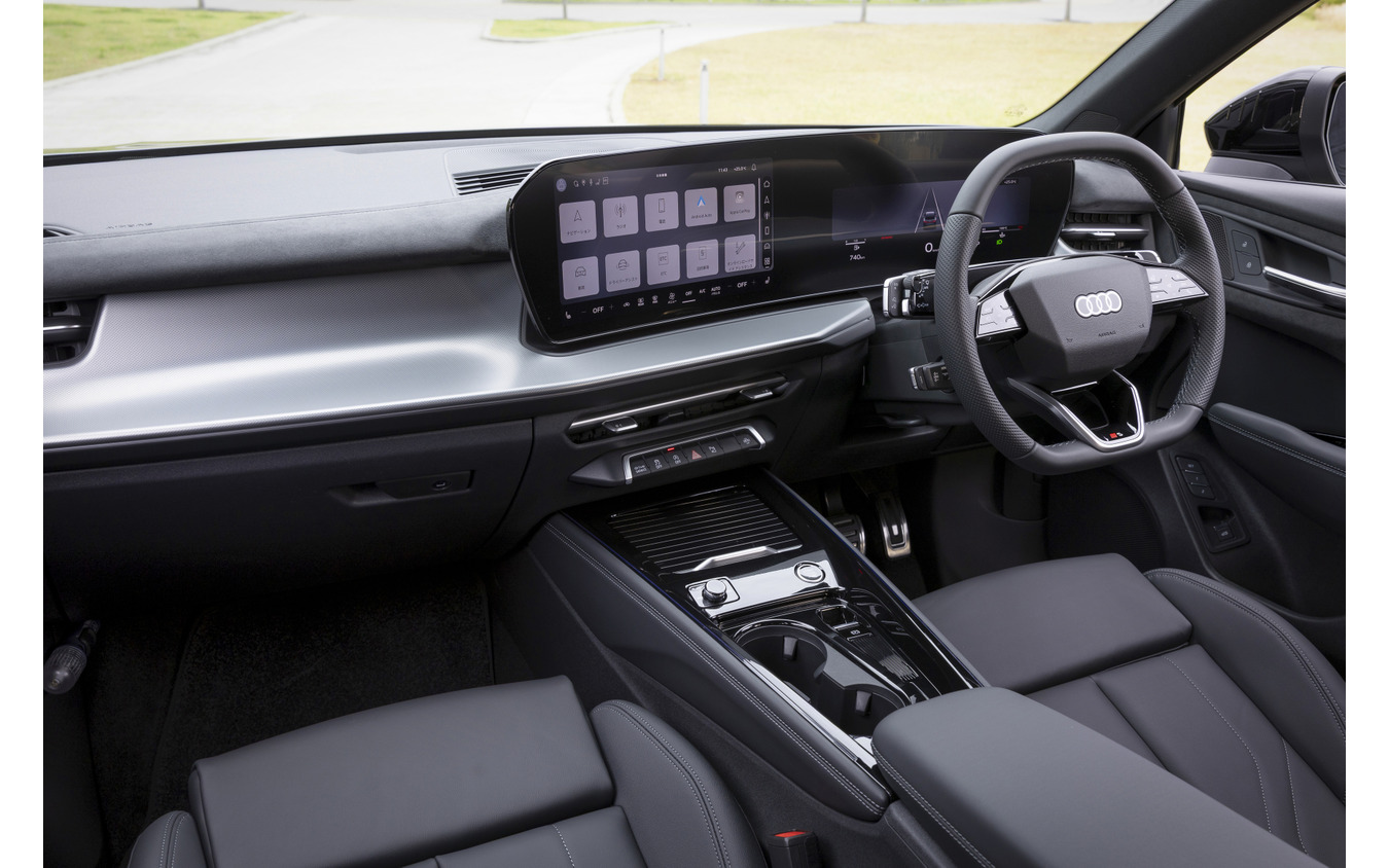 アウディ Q3スポーツバック TFSI クワトロ