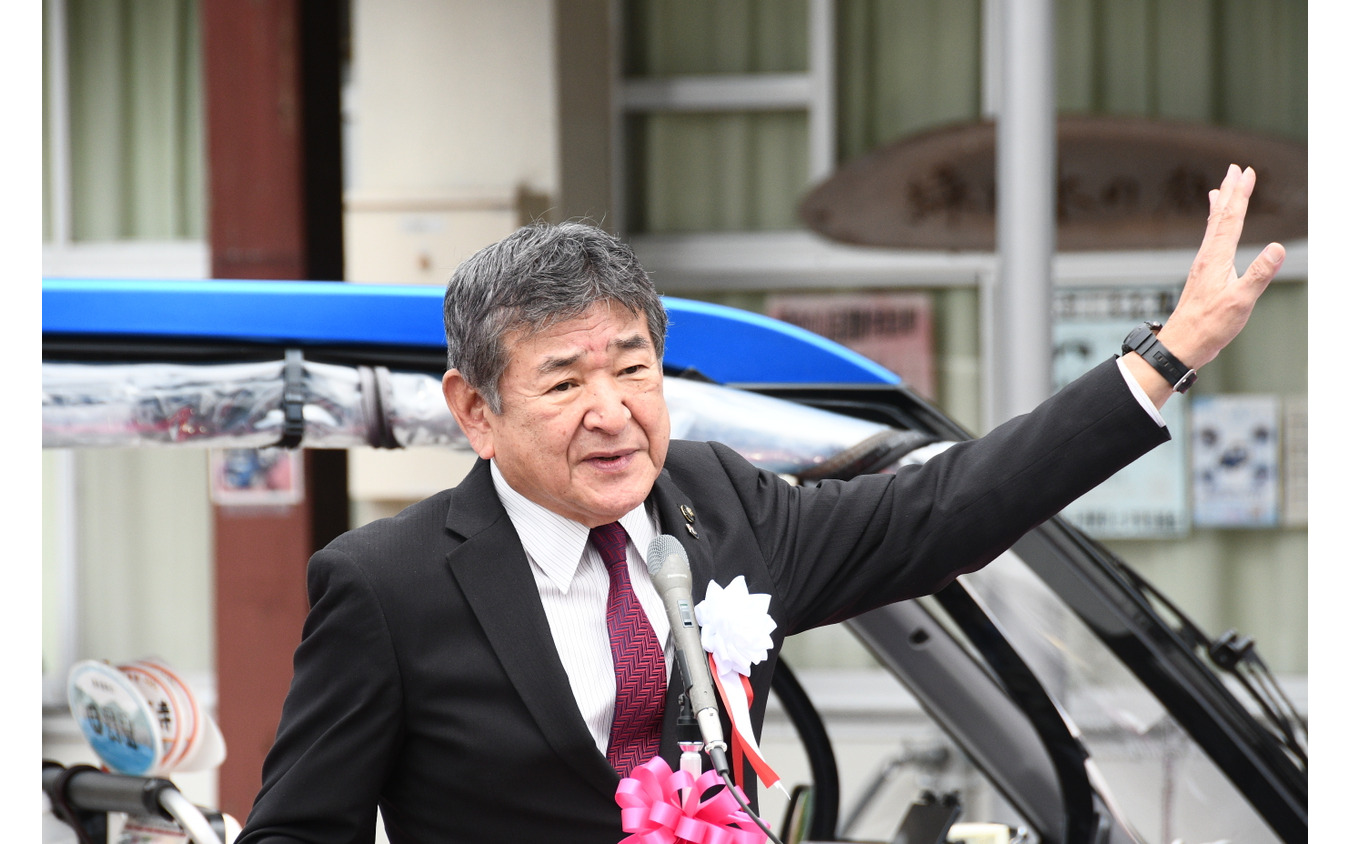 主催者挨拶を行う東近江市長 小椋正清氏