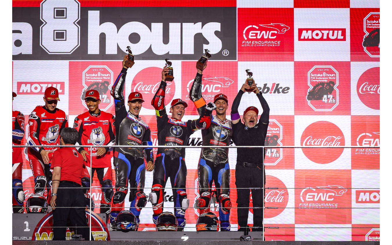 鈴鹿8耐で総合3位の快挙を達成したBMWモトラッドのファクトリーチーム「BMW MOTORRAD WORLD ENDURANCE TEAM」