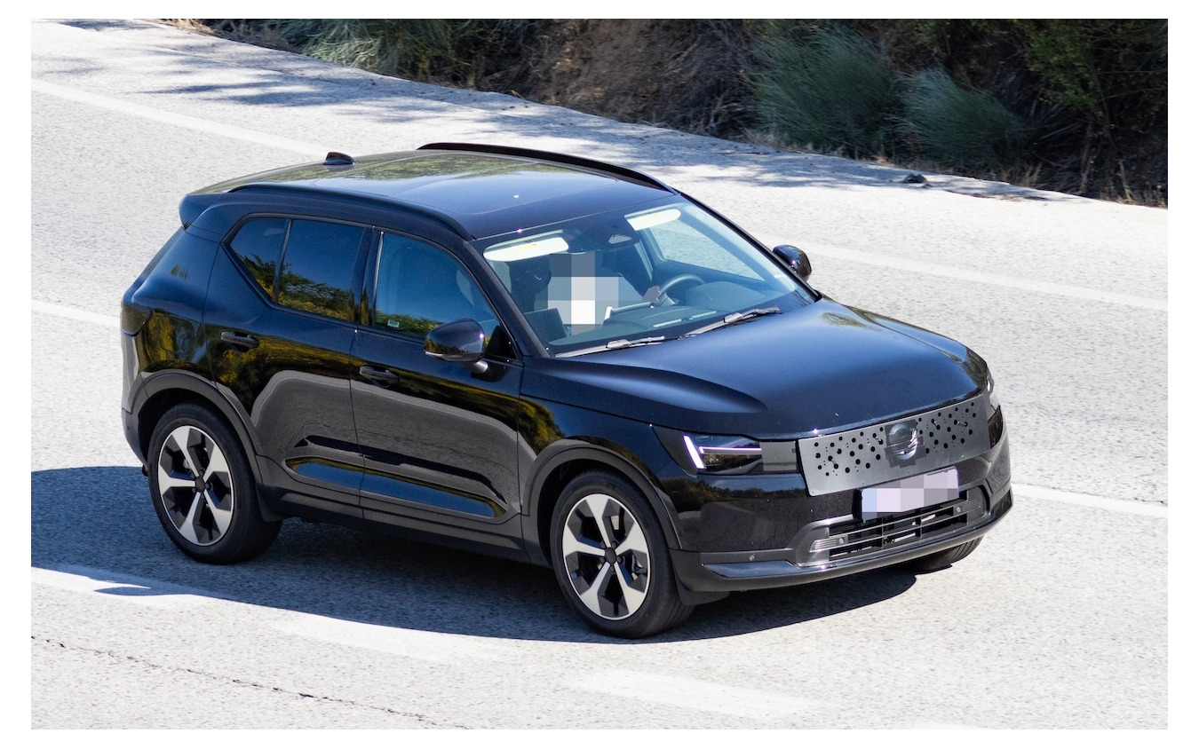 ボルボ XC40 改良新型の開発車両