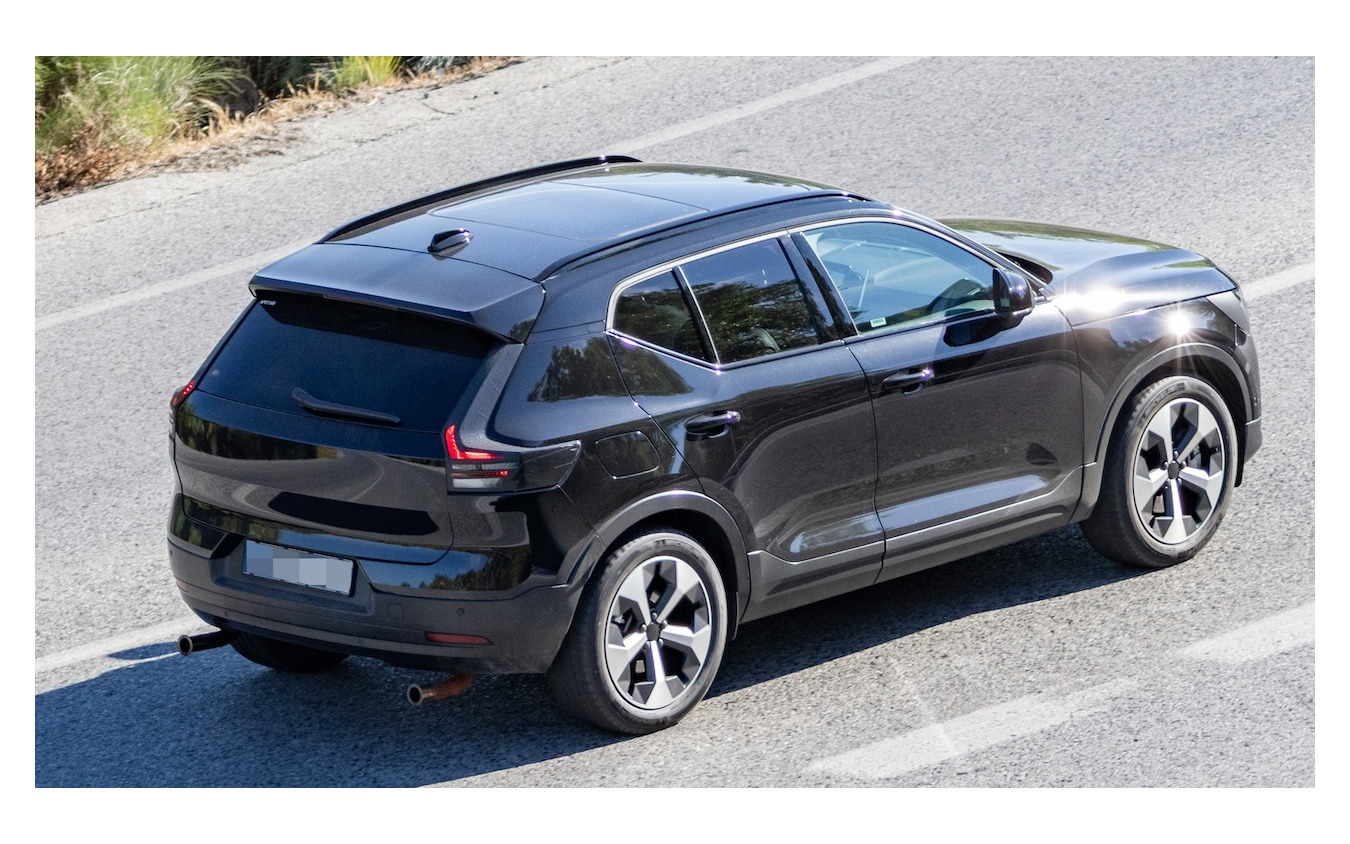 ボルボ XC40 改良新型の開発車両