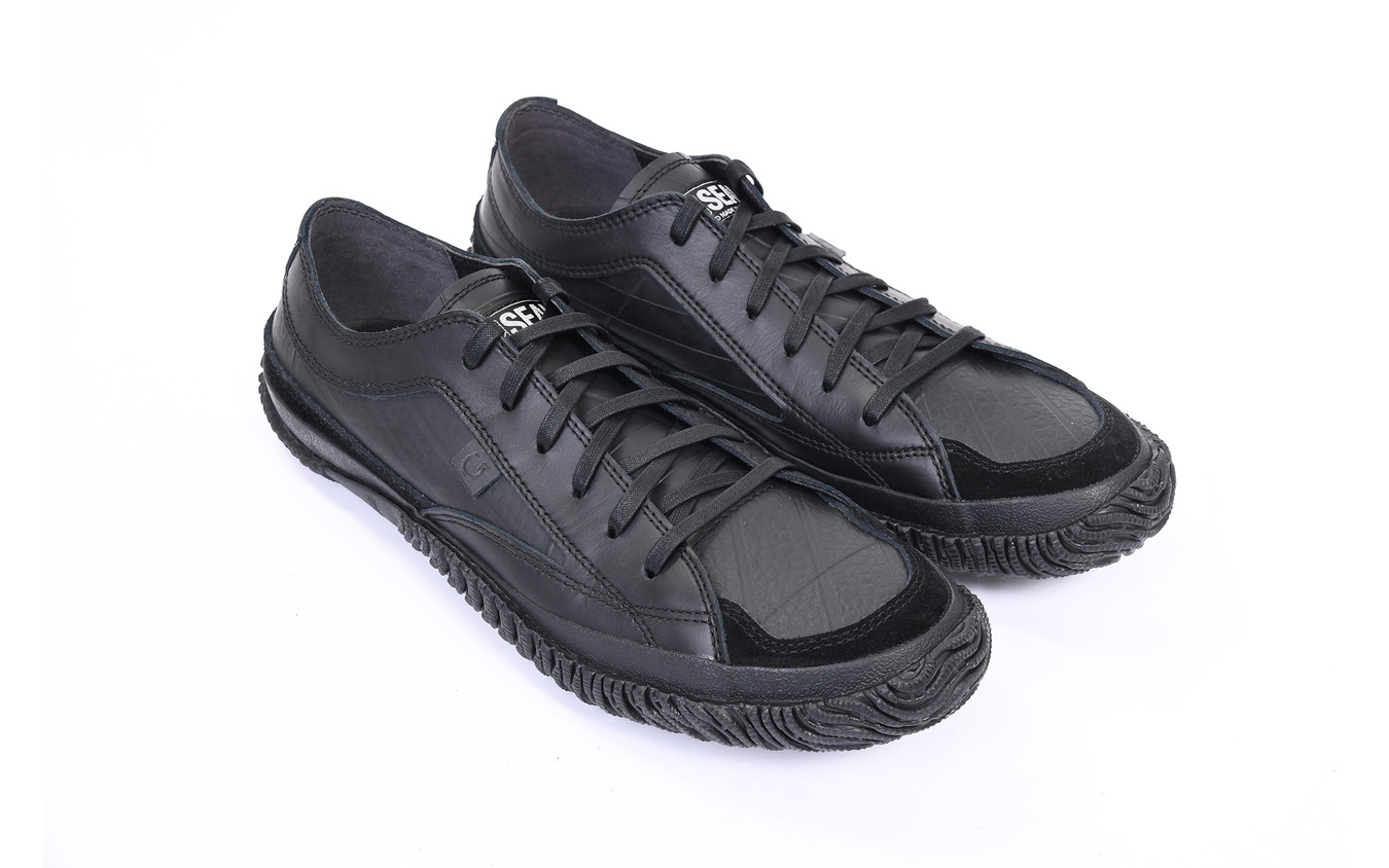 SEAL × SPINGLE Waterproof SNEAKER