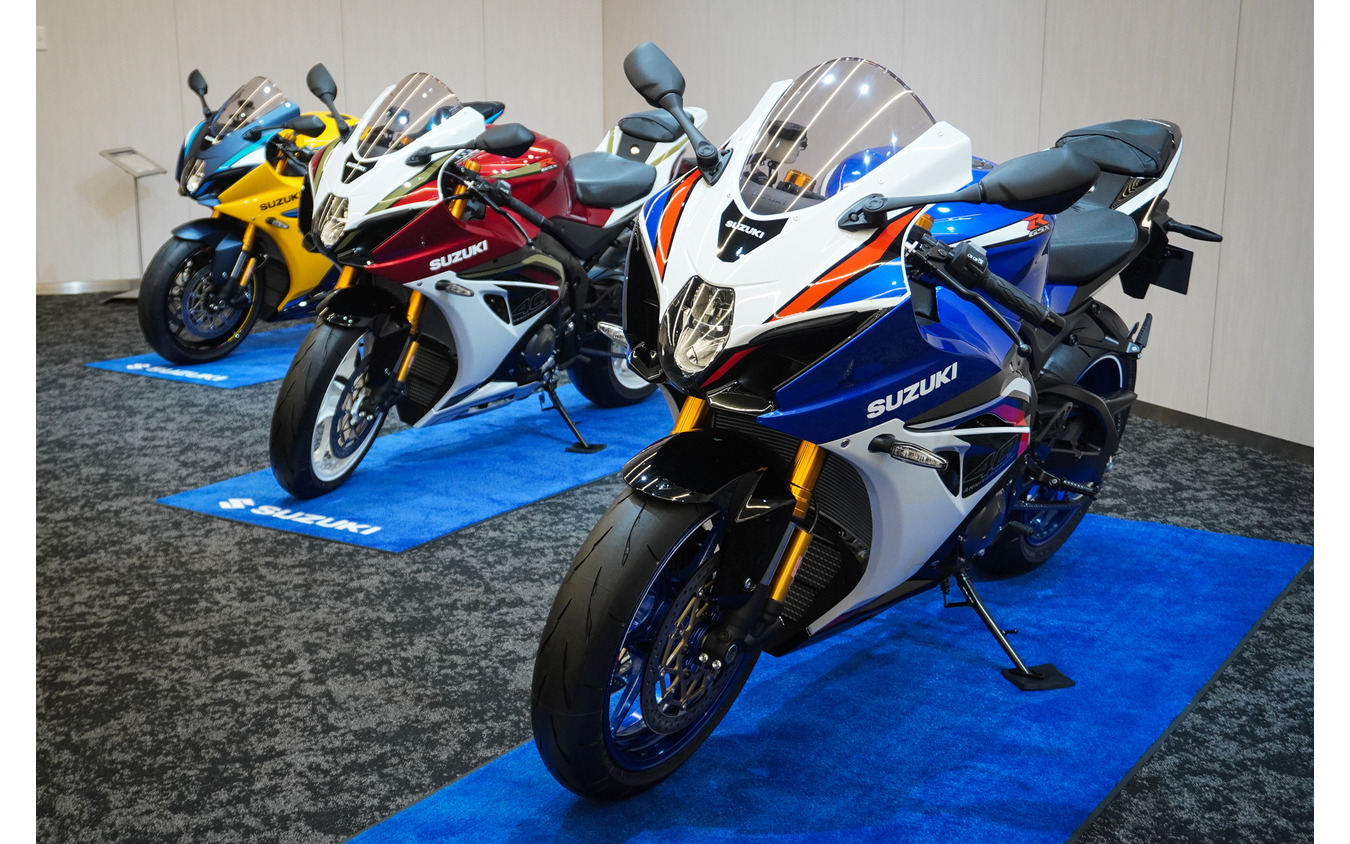 スズキ GSX-R1000R 新型。純正状態ではウイングレットが付いていない