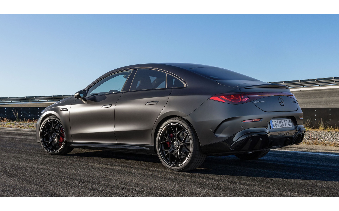 メルセデスAMG CLA 45 4MATIC+ 新型