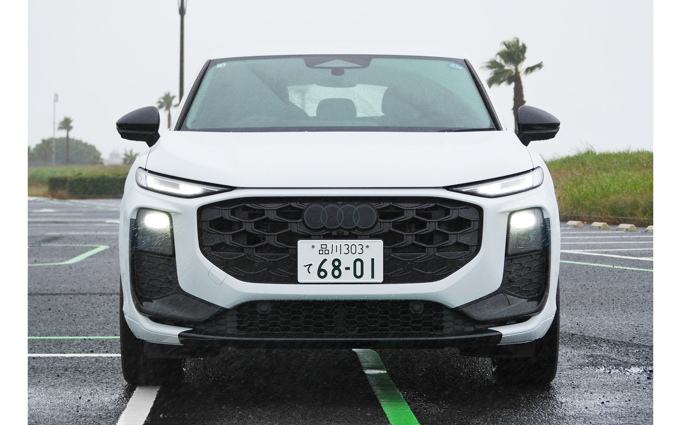 アウディ Q3スポーツバック TFSI クワトロ
