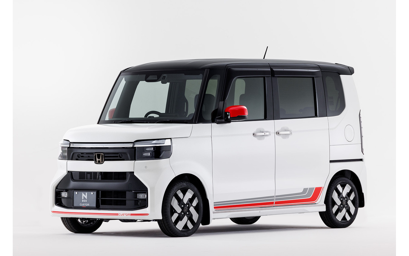 N-BOX CUSTOM ターボ コーディネートスタイル純正アクセサリー装着車「SPORTY STYLE」