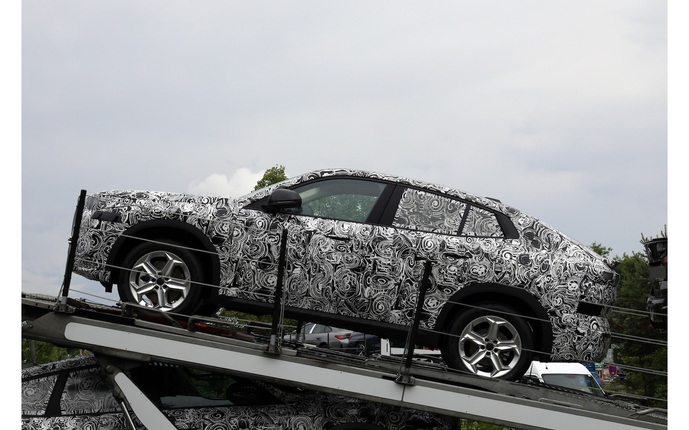 BMW X2 改良新型のプロトタイプ
