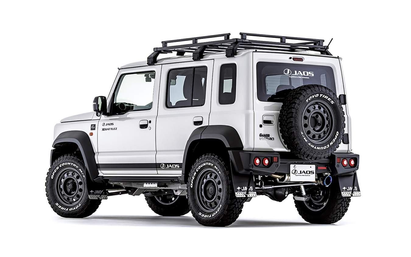ジャオス『ジムニーノマド』（1型）対応「JAOSリヤスポーツカウル」マットブラック塗装モデル装着例