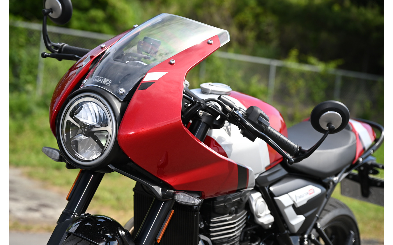 トライアンフ Thruxton 400（スラクストン400）