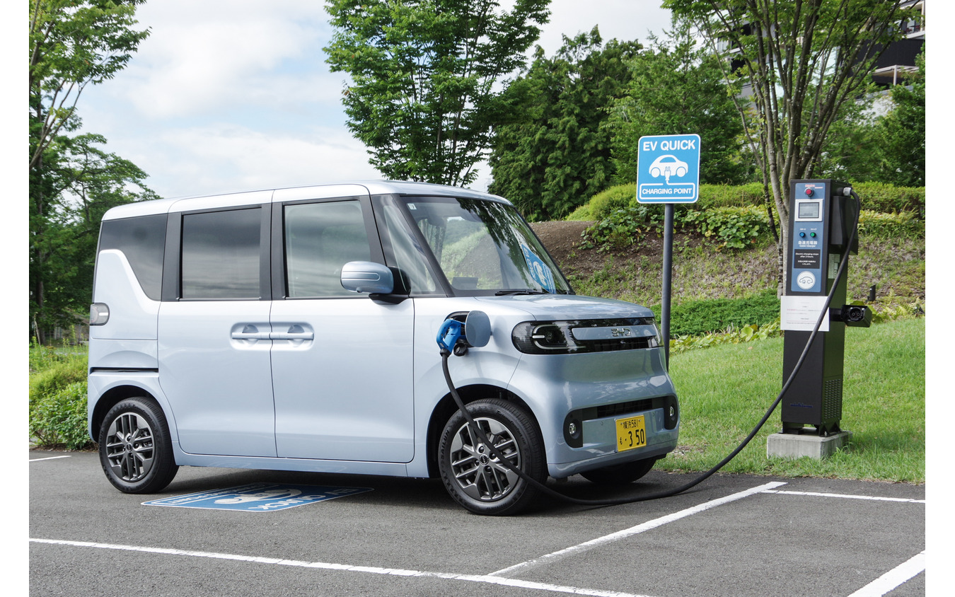 普通充電は最大6kW、急速充電は最大49kWに対応