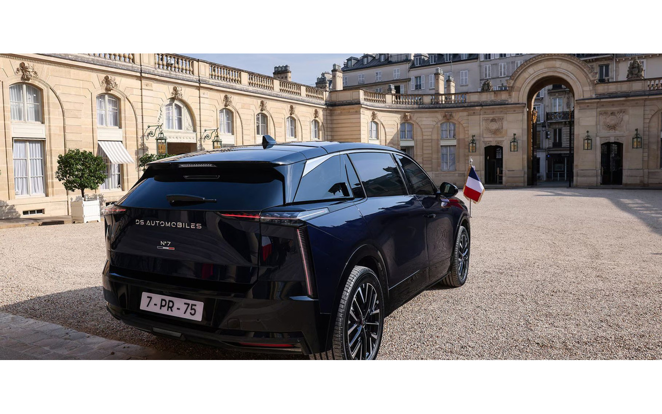 フランス大統領向けの新たな専用車『DS N°7 エリゼ』