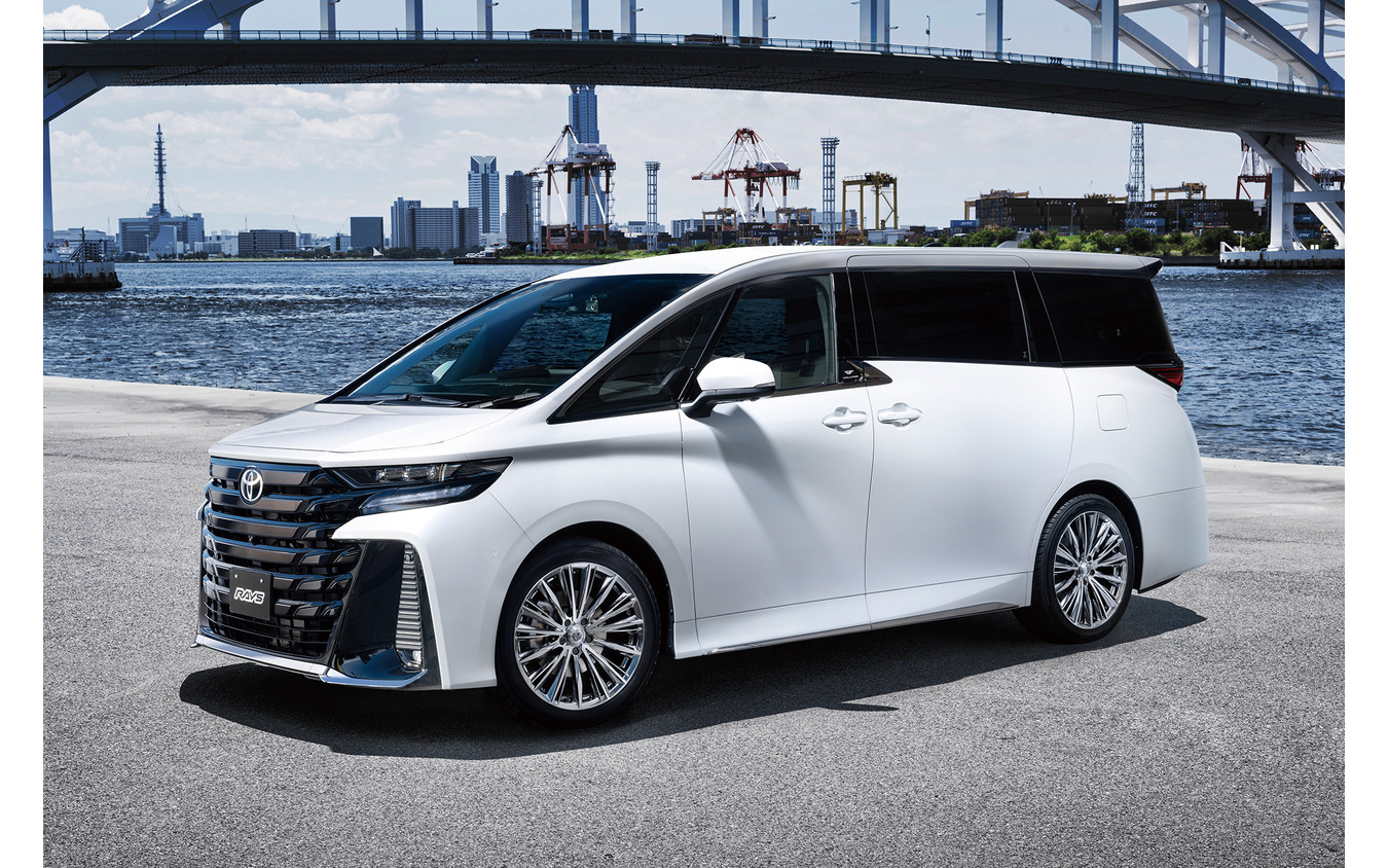 TOYOTA VELLFIRE × RAYS VERSUS VOUGE（クロモイブリード）