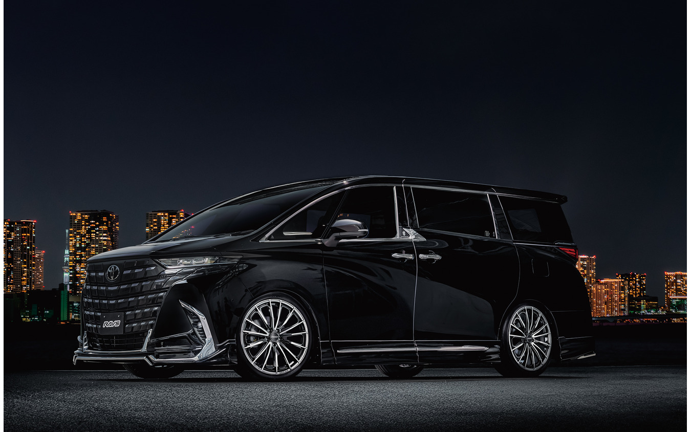 TOYOTA ALPHARD × RAYS VERSUS VOUGE SE（クロモイブリード）