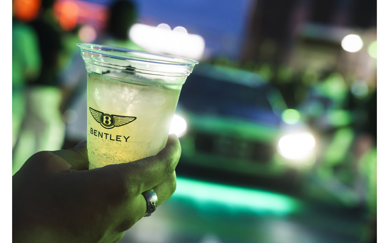 『cars &amp; coffee』