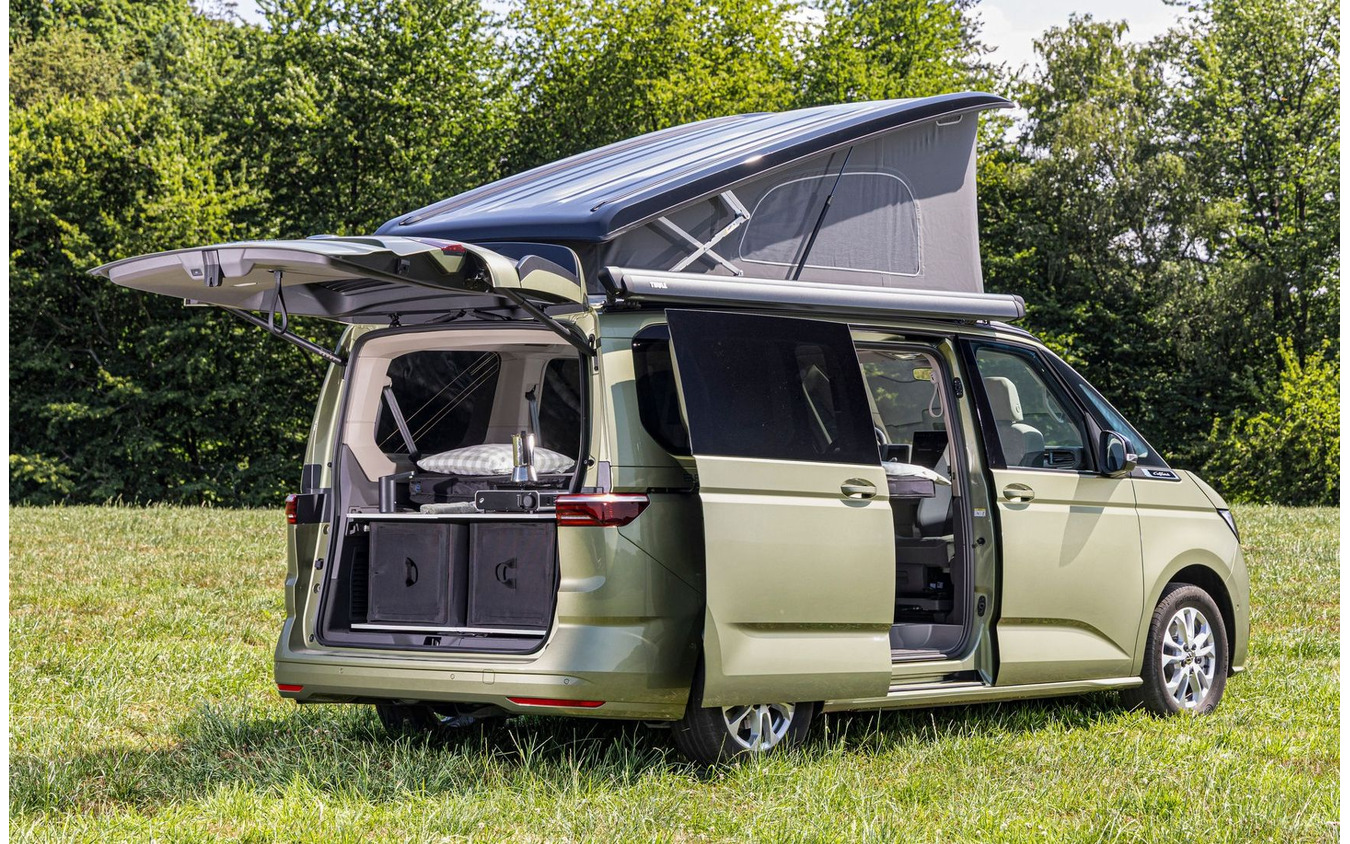 VW『カリフォルニア ビーチ』新型専用の空気注入式キッチンとフレキシブルベッドシステム搭載車