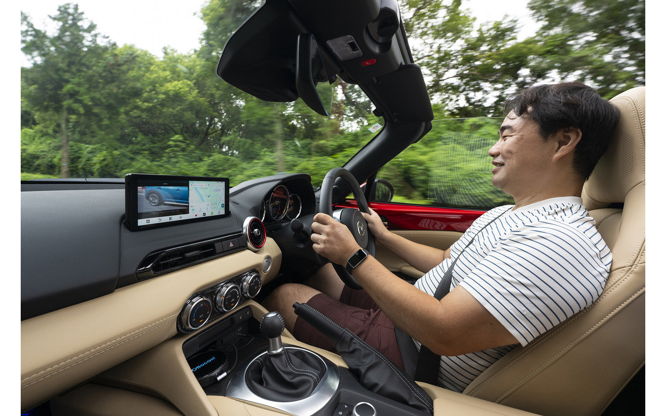 走行中でもスムーズな2画面表示がされる