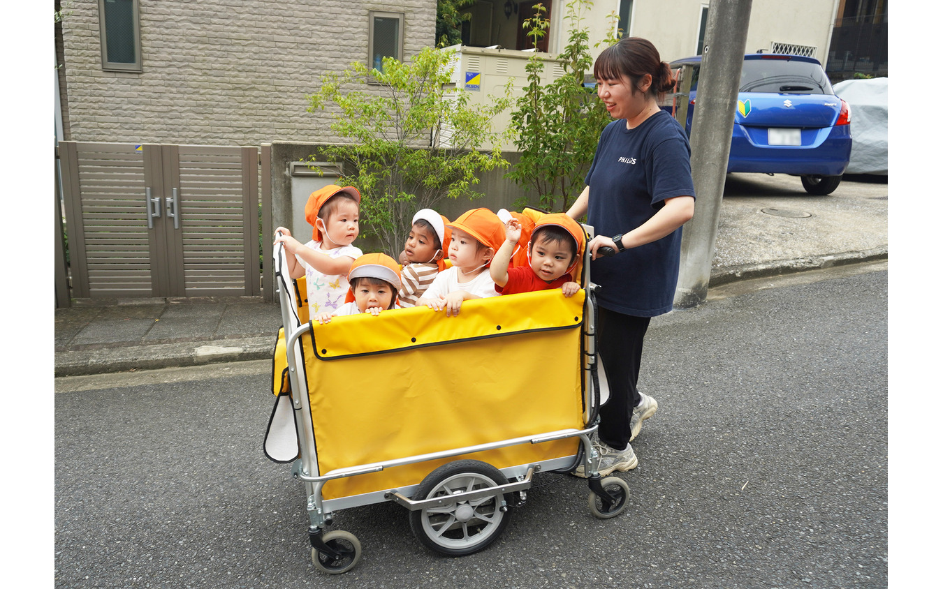 下り坂でも押す力を弱めるだけで減速アシストしてくれる