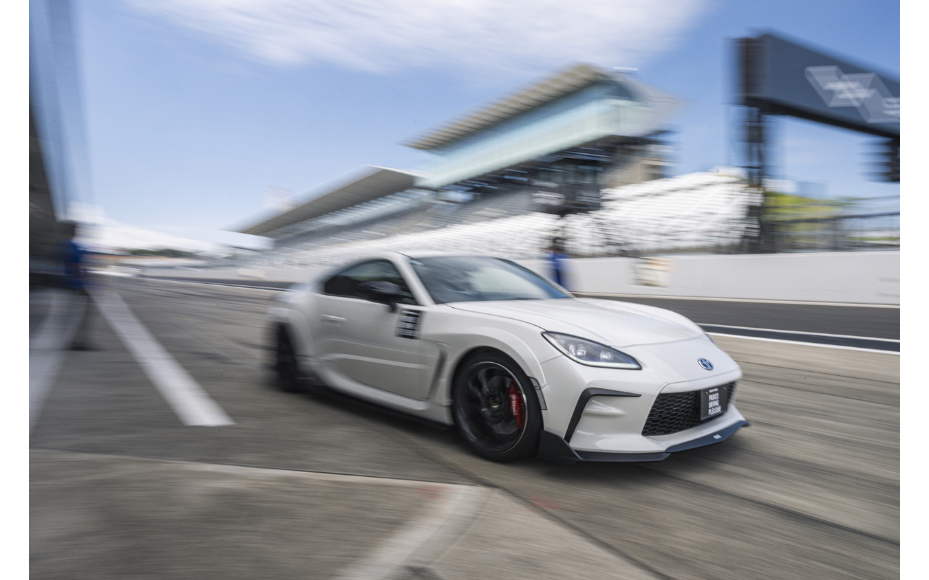 TOYO TIRES『PROXES DRIVING PLEASURE』