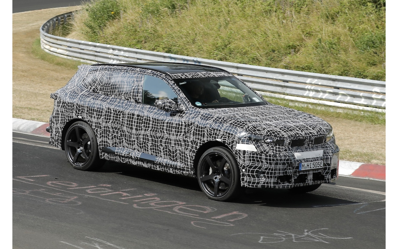 BMW iX5 M 市販型のプロトタイプ