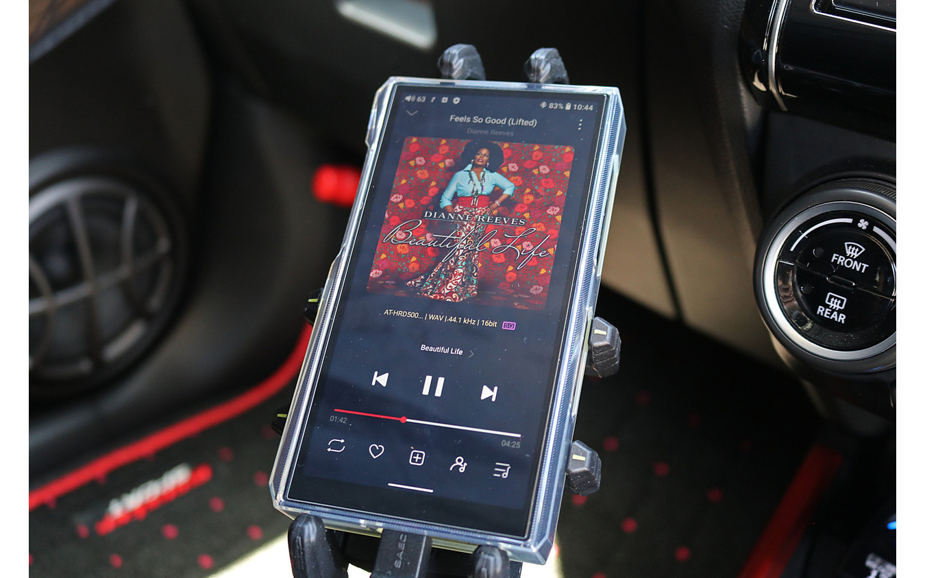 オーディオプレイヤーにはFiioのM23をチョイス。高音質再生のもうひとつの要になっている。