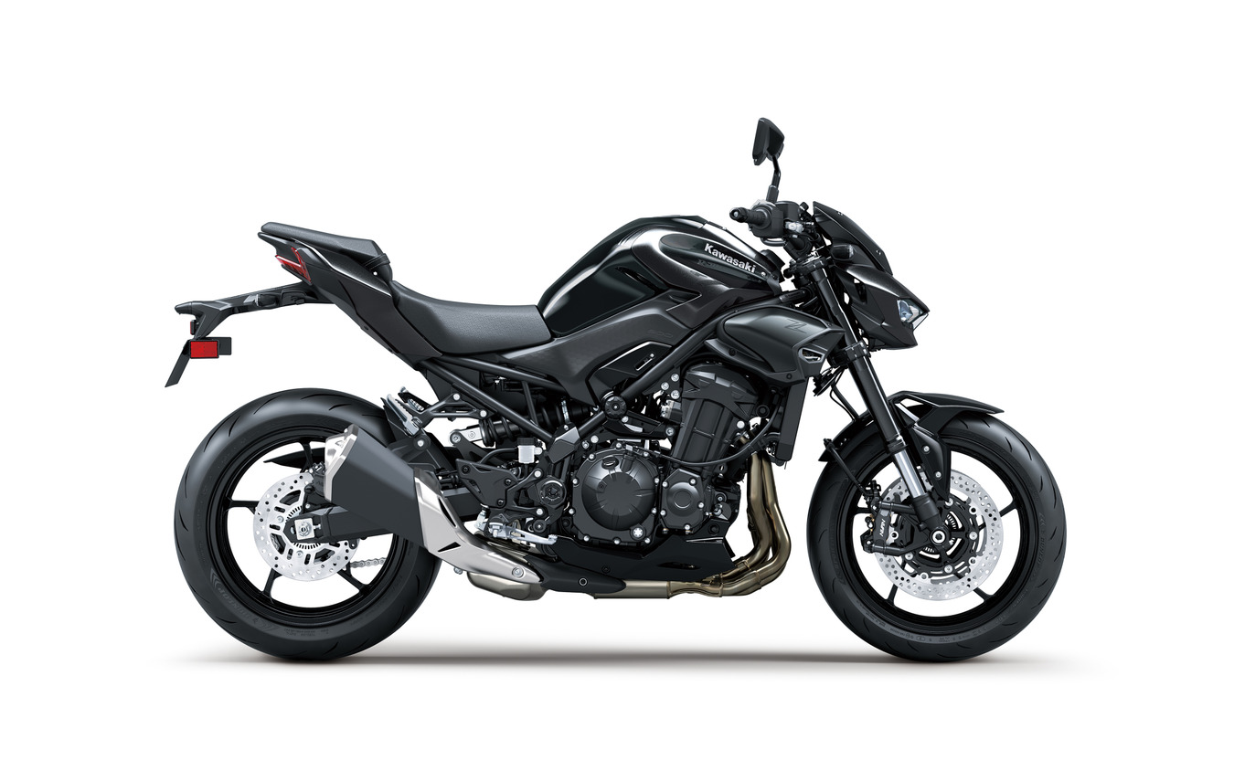 カワサキ Z900（エボニー×メタリックカーボングレー）