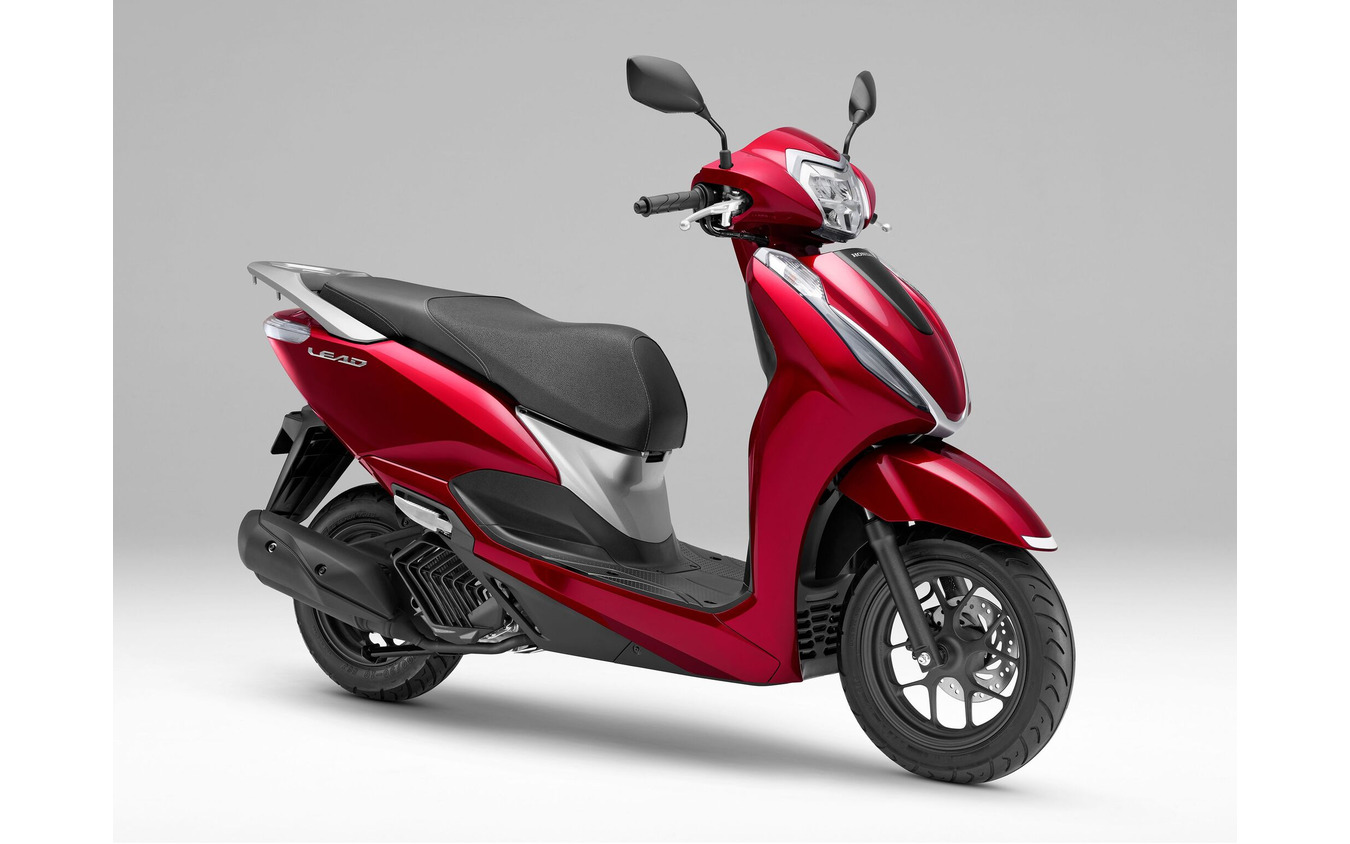 ホンダ・リード125（キャンディーラスターレッド）