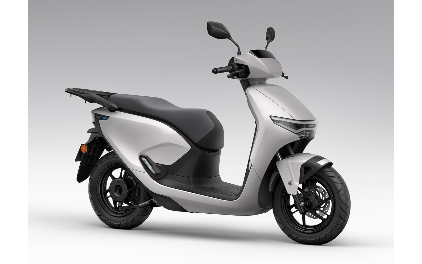 ホンダ CUV e:（パールジュビリーホワイト）