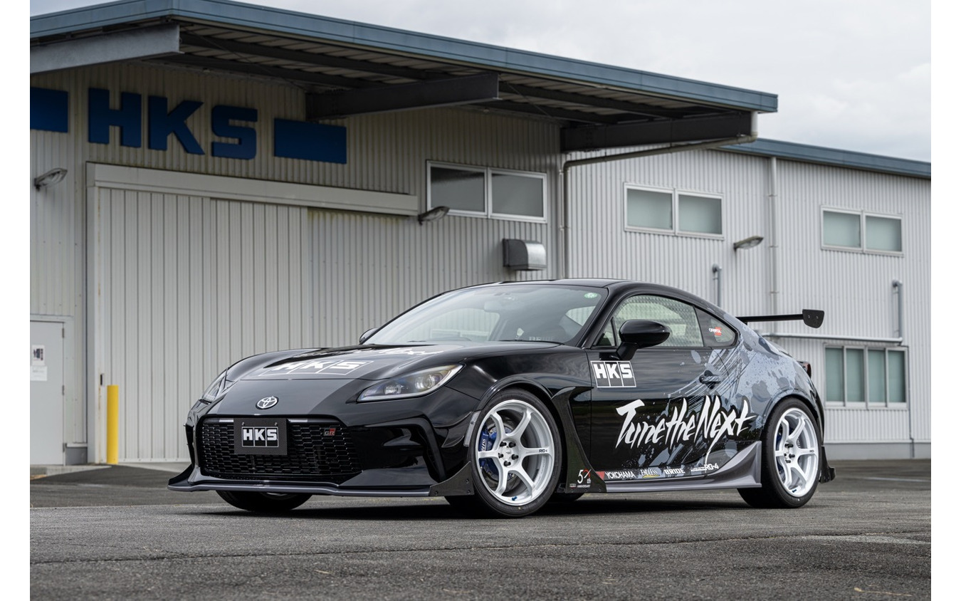 HKSのGR86デモカー