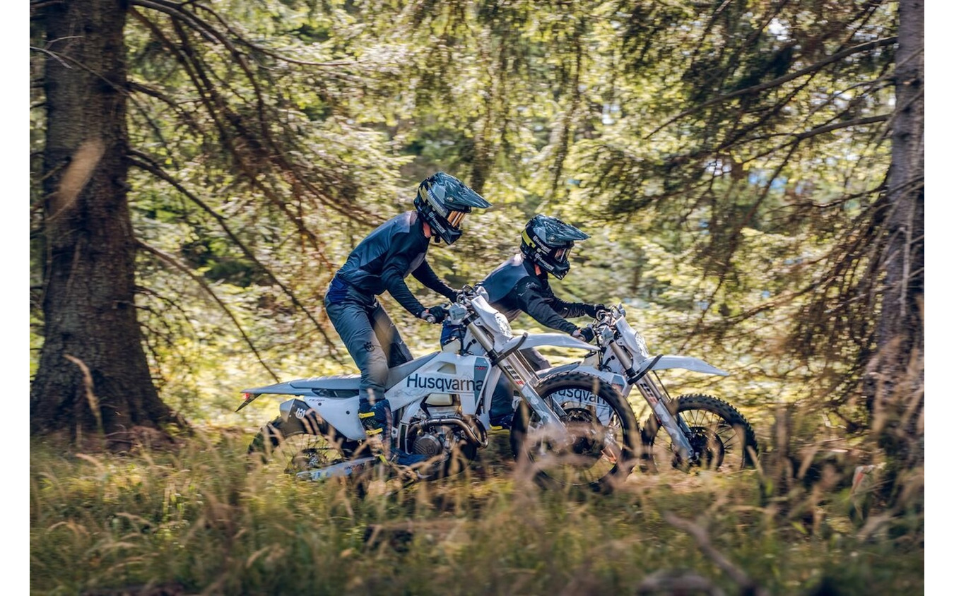 ハスクバーナの2027年エンデューロ『TE 300 PRO』と『FE 350 PRO』