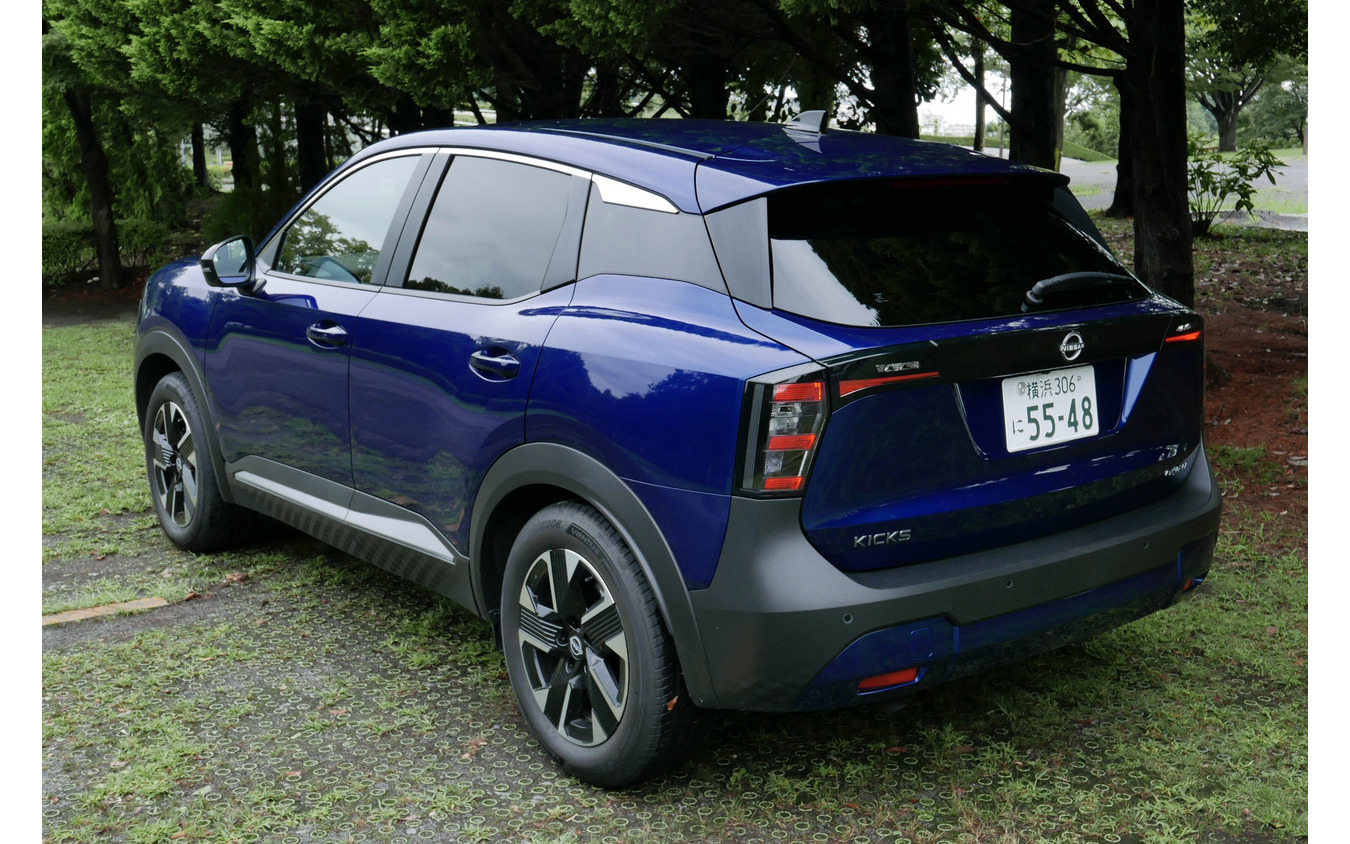 日産 キックス X e-4ORCE・4WD