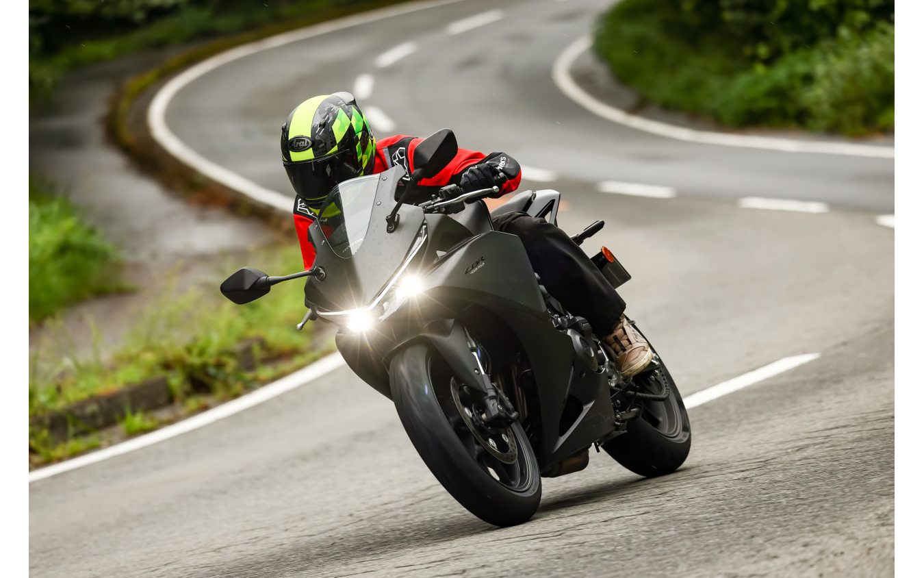 ホンダ CBR400R FOUR E-Clutch