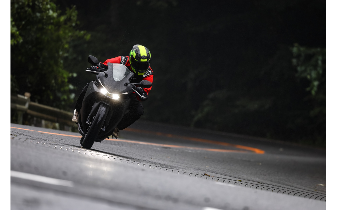 ホンダ CBR400R FOUR E-Clutch