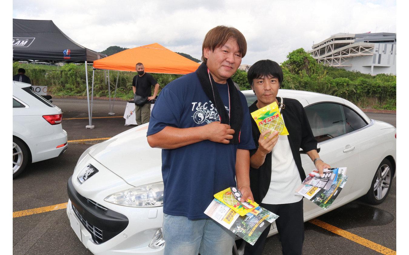フェリスソニードデモカー プジョー308CCを試聴したなおさんとPOLKAさん