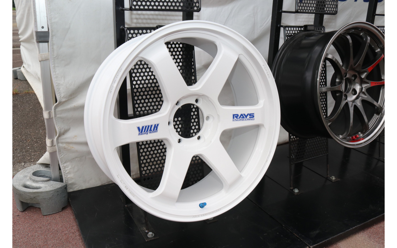 30周年を迎えたRAYS VOLK RACING TE37