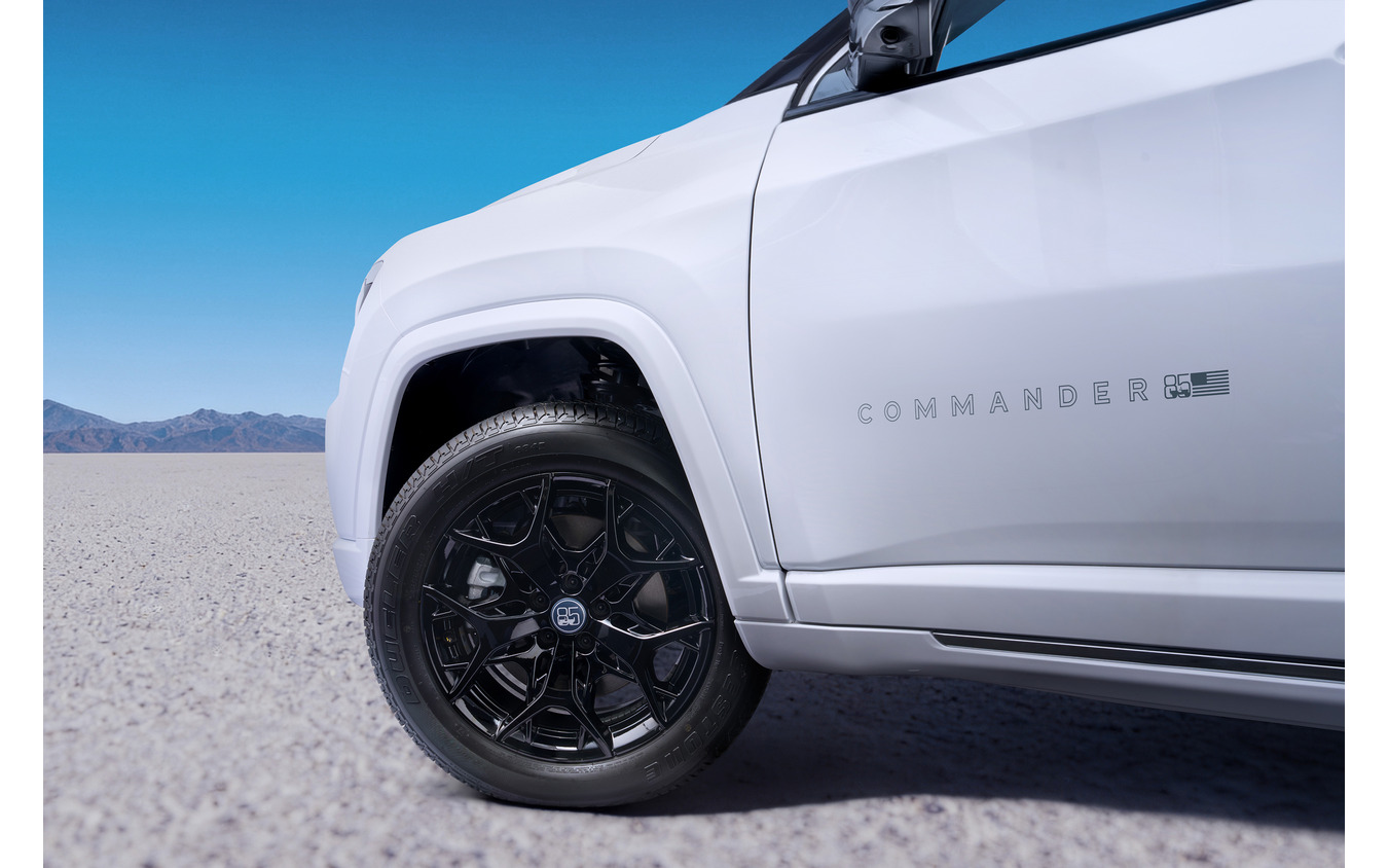 ジープ『コマンダー』の限定車「Overland 85th Anniversary Edition」