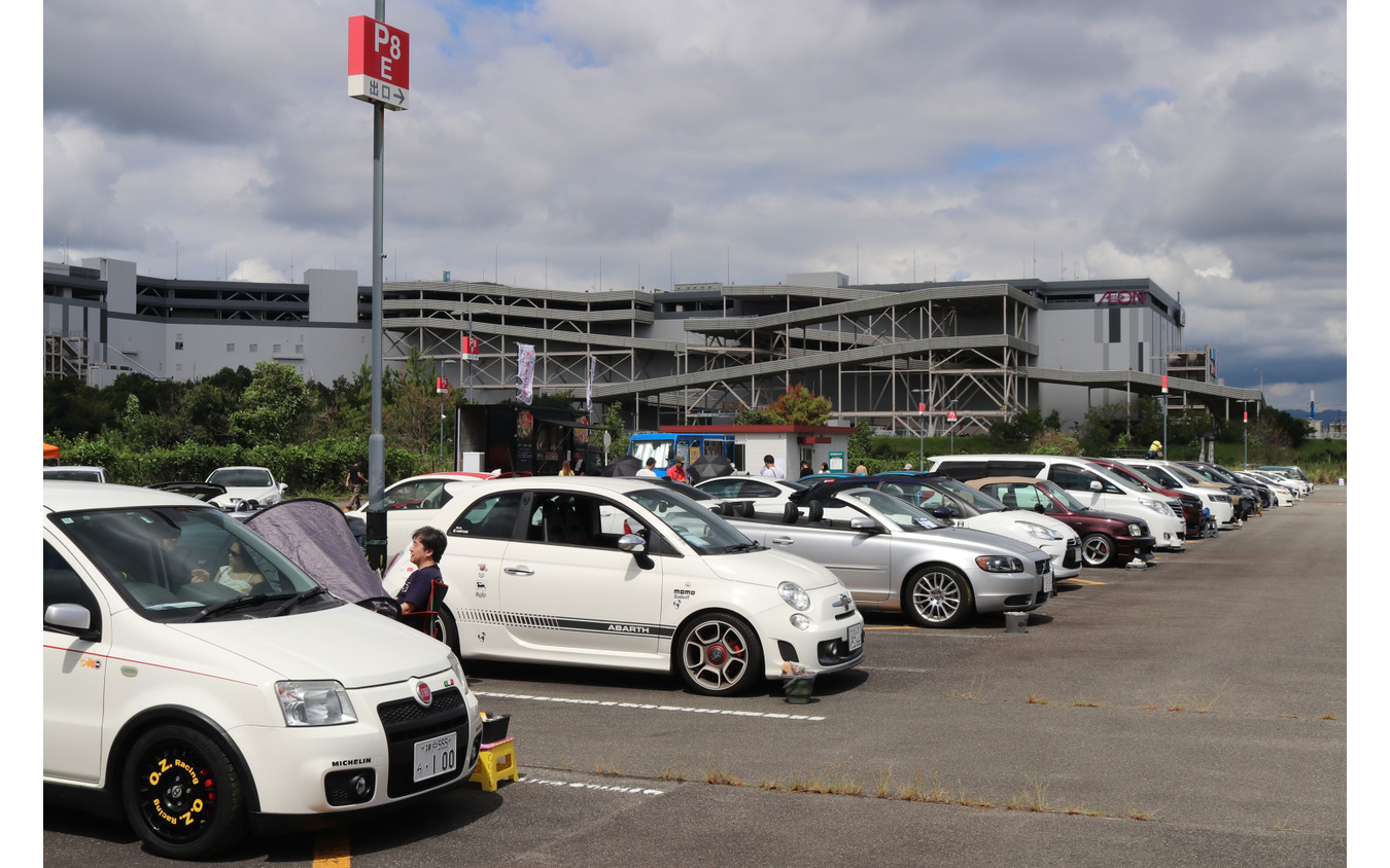 CARTUNE ALL USERS MEET…神戸三田プレミアムアウトレット駐車場