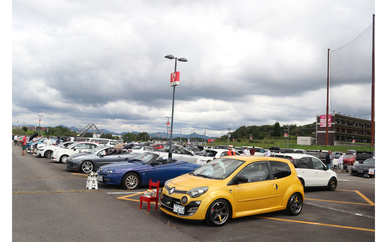 CARTUNE ALL USERS MEET…神戸三田プレミアムアウトレット駐車場