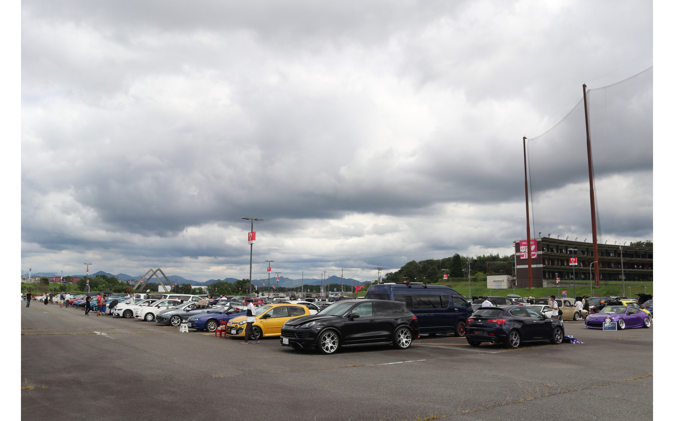 CARTUNE ALL USERS MEET…神戸三田プレミアムアウトレット駐車場