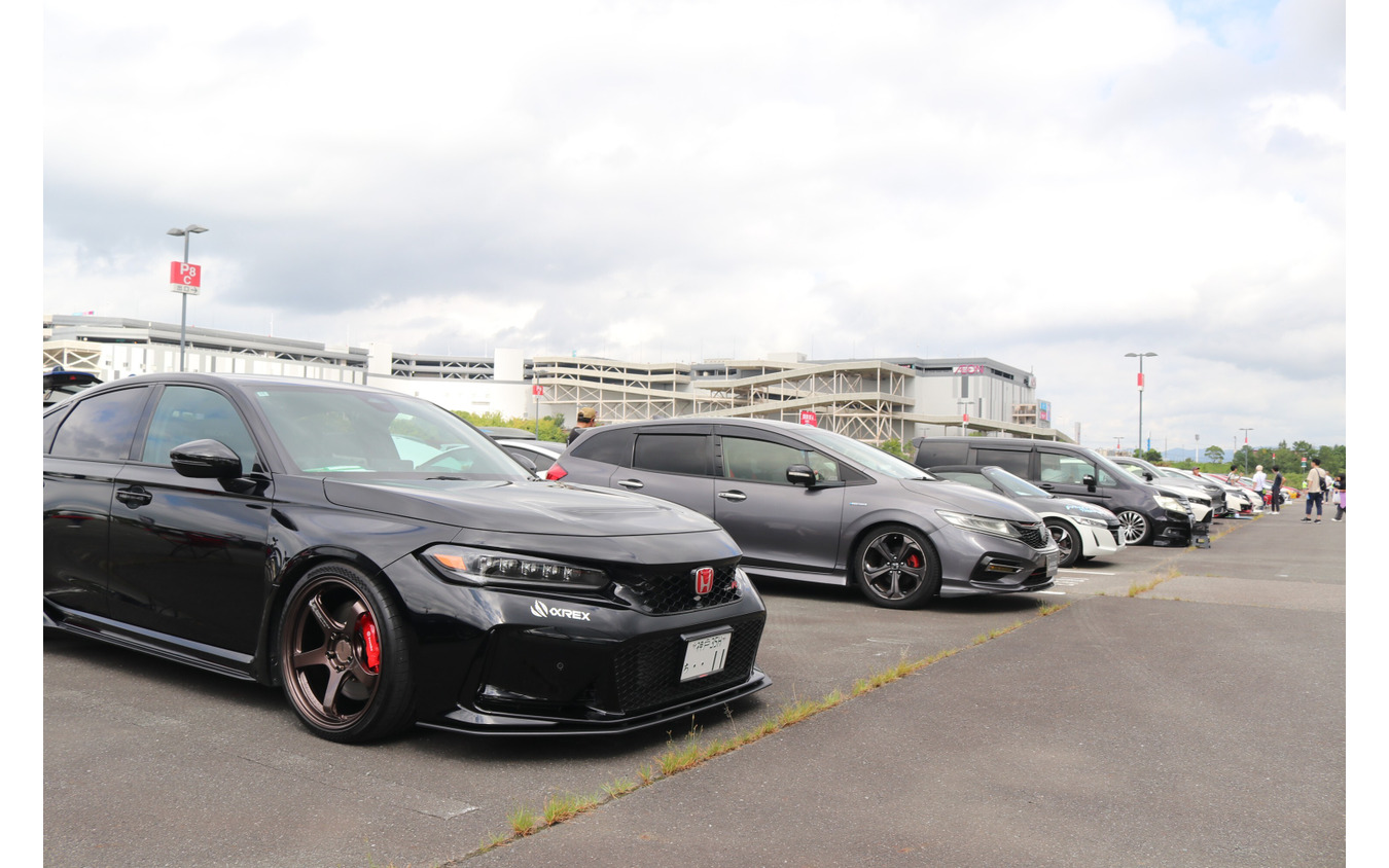 CARTUNE ALL USERS MEET…神戸三田プレミアムアウトレット駐車場