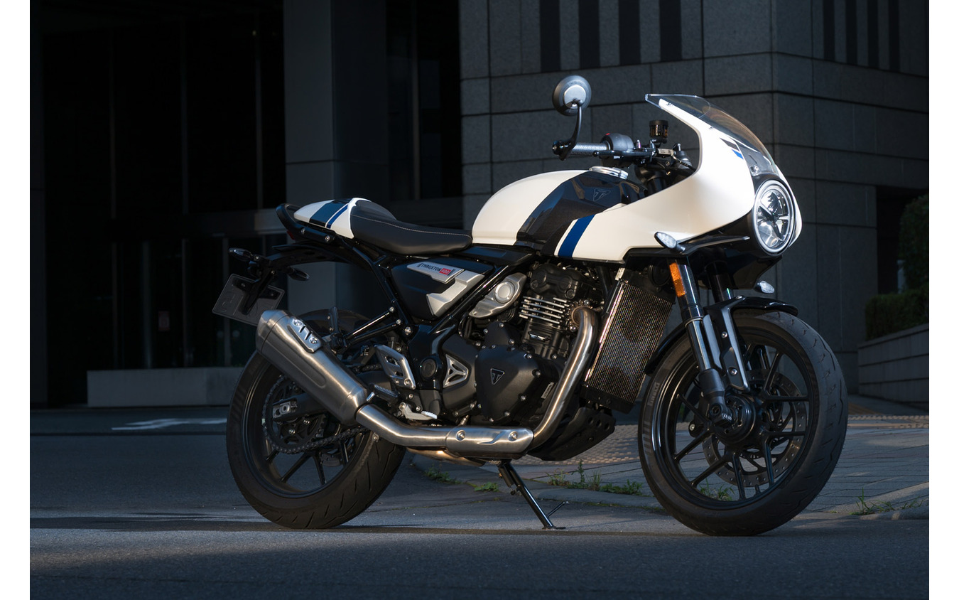 【トライアンフ スラクストン400 試乗】この本物感を400ccで味わえるとは！ 名門トライアンフのカフェレーサー