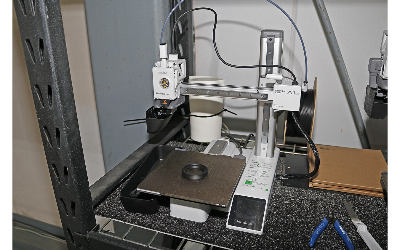 3Dプリンターを使って実際にパーツを作ってみた。こちらのツイーターリング程度であれば15分ほどで完成する。